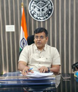 04 दिसंबर तक गणना प्रपत्रों को भरकर बीएलओ को करें वापस