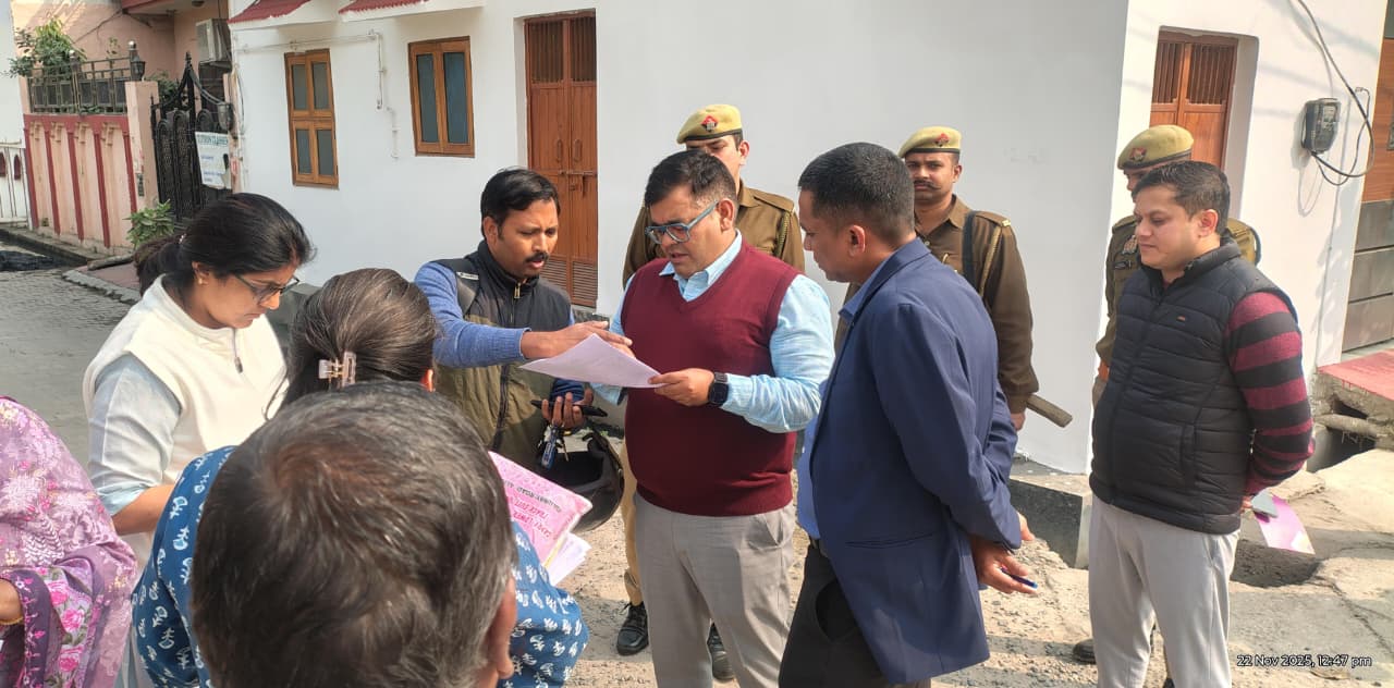 तहसील कोल में एसआईआर कार्यों की समीक्षा, जिला निर्वाचन अधिकारी ने दिए आवश्यक दिशा-निर्देश