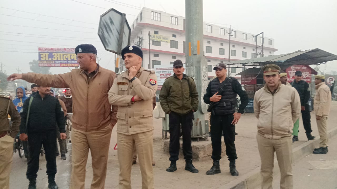 खेरेश्वर चौराहे पर एसएसपी का औचक निरीक्षण, ट्रैफिक जाम से निजात के सख्त निर्देश