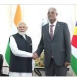 प्रधानमंत्री को राष्‍ट्रपति के विशेष सम्‍मान 'गार्जियन ऑफ द ब्‍ल्‍यू हॉरिजन' से सम्मानित किया गया