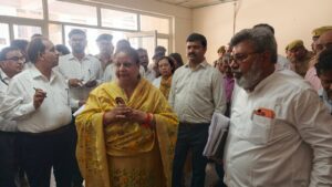 मंडलायुक्त अलीगढ़ मंडल अलीगढ़ संगीता सिंह ने मेडिकल कॉलेज नर्सिंग कॉलेज परिसर एवं 43वीं वाहिनी पीएसी की जी+11 निर्माणाधीन परियोजनाओं का किया निरीक्षण