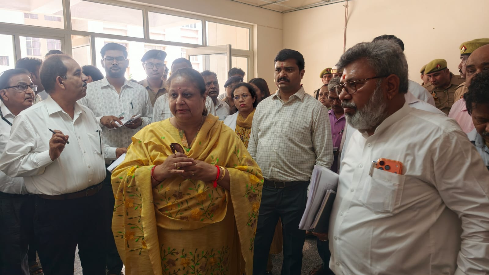 मंडलायुक्त अलीगढ़ मंडल अलीगढ़ संगीता सिंह ने मेडिकल कॉलेज नर्सिंग कॉलेज परिसर एवं 43वीं वाहिनी पीएसी की जी+11 निर्माणाधीन परियोजनाओं का किया निरीक्षण